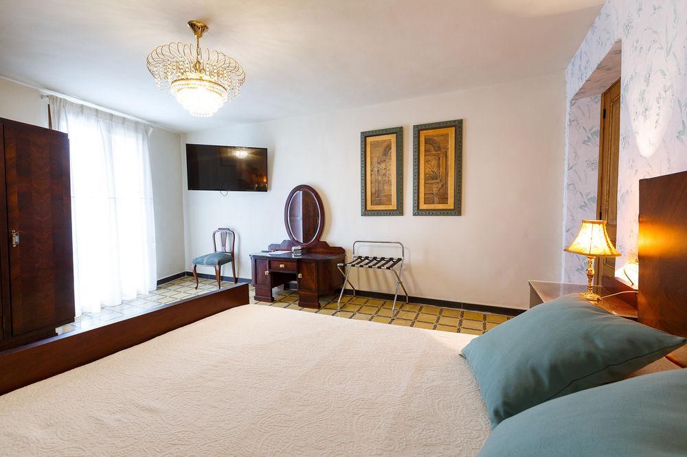 Hotel Villa San Jorge Azanúy Екстериор снимка