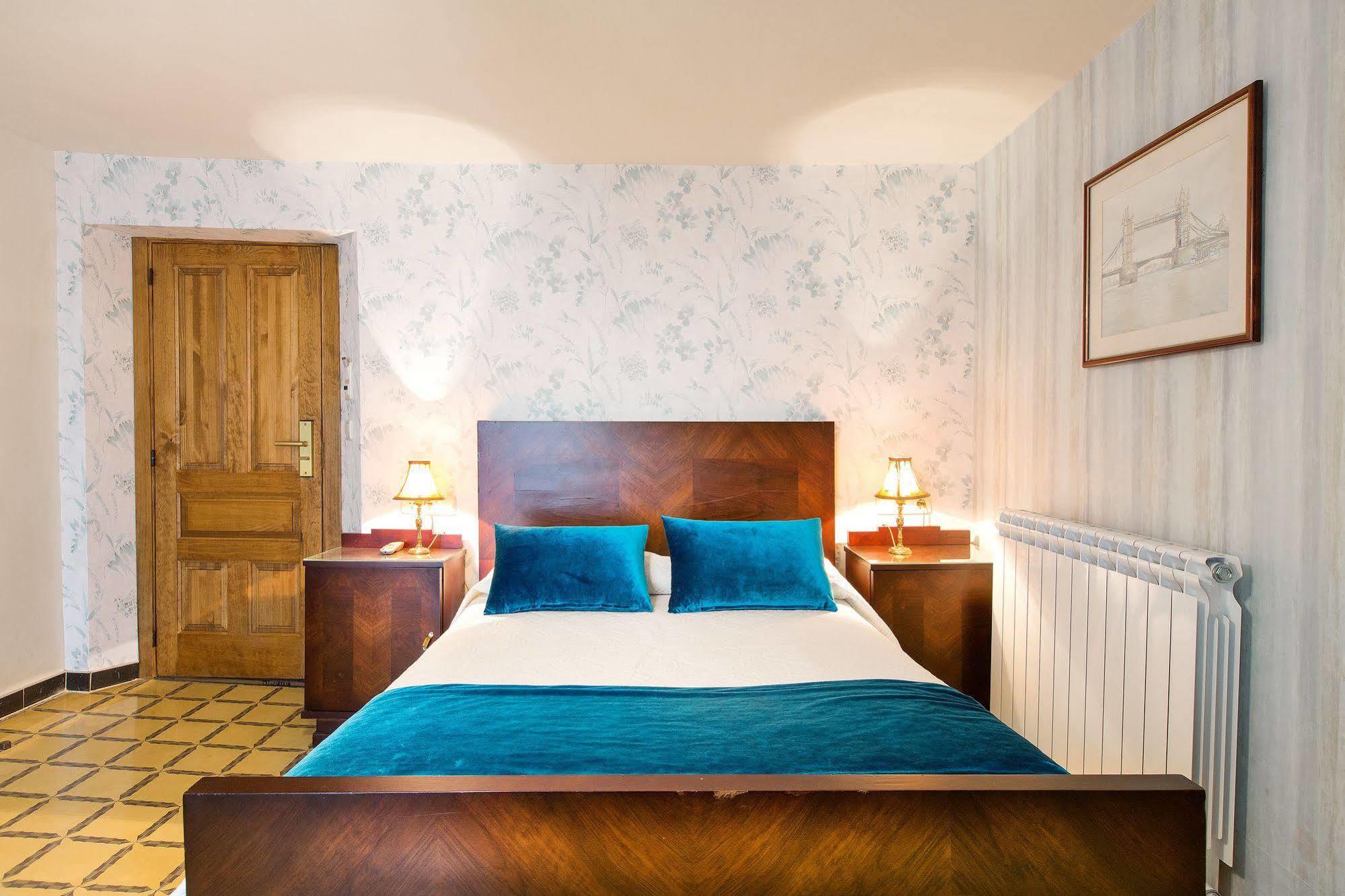 Hotel Villa San Jorge Azanúy Екстериор снимка